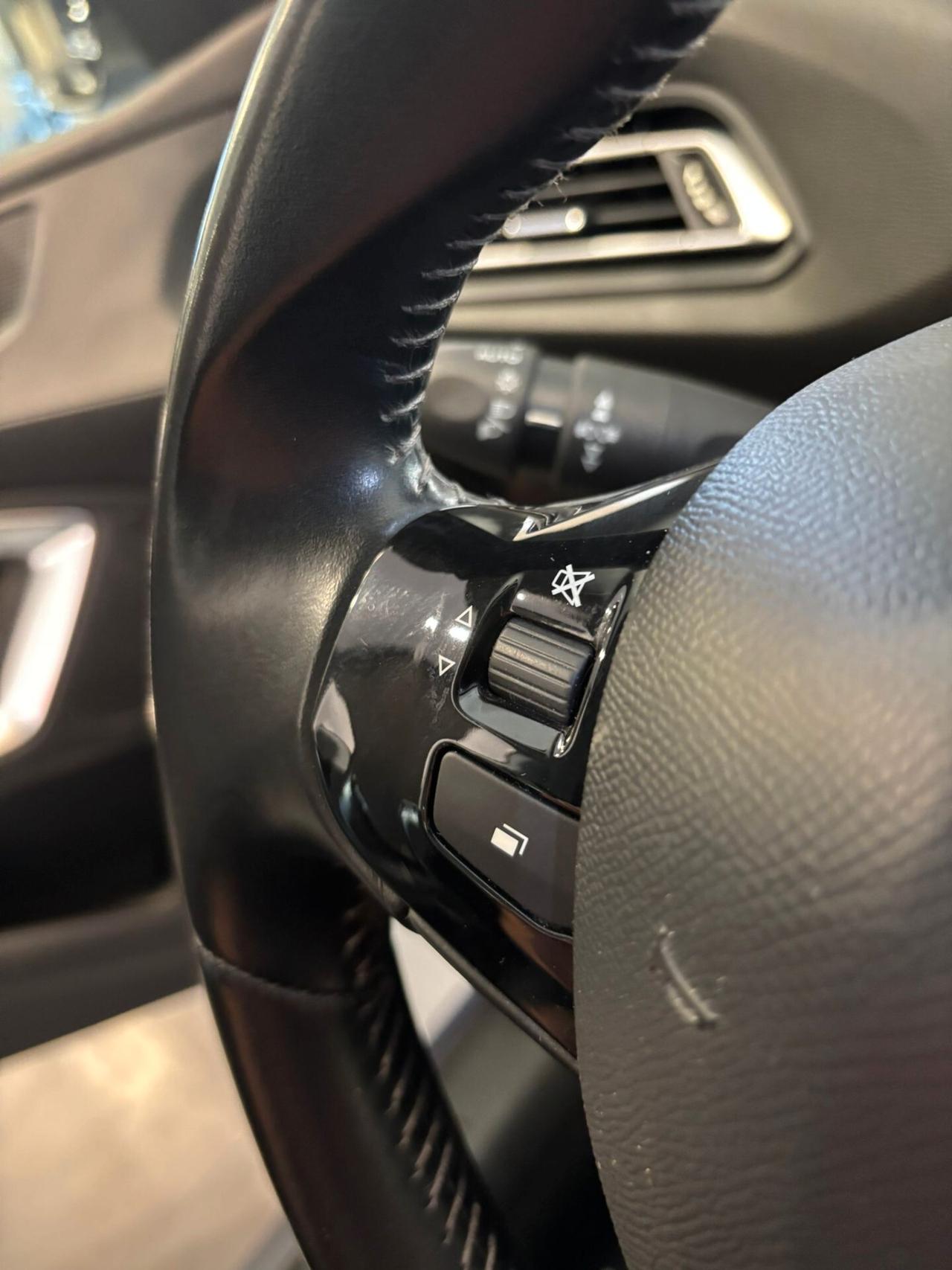 Peugeot 308 1.2 PureTech Turbo 130 S&S Allure