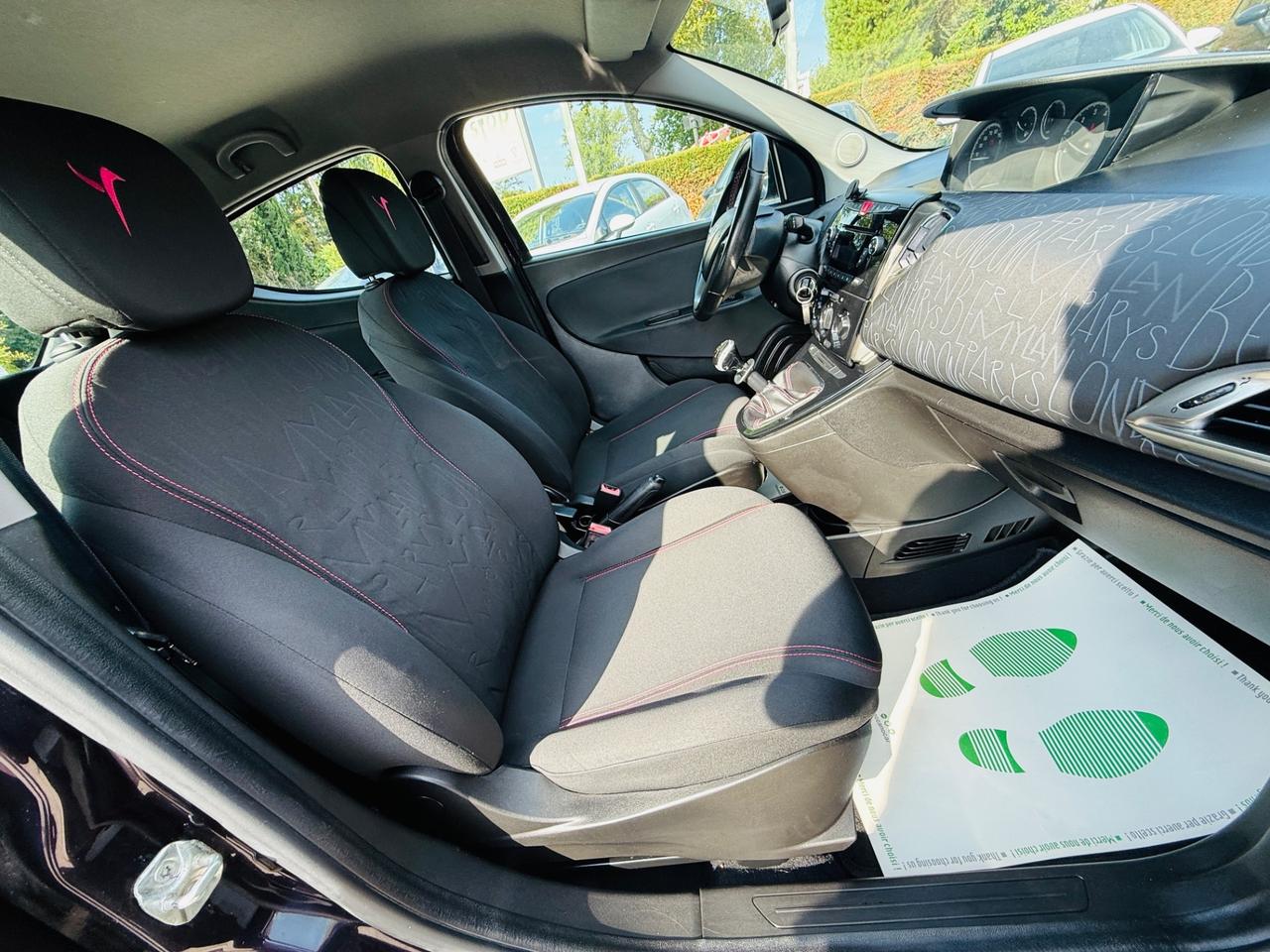 Lancia Ypsilon 0.9 TwinAir 85 CV 5 porte Metano Ecochic Elefantino