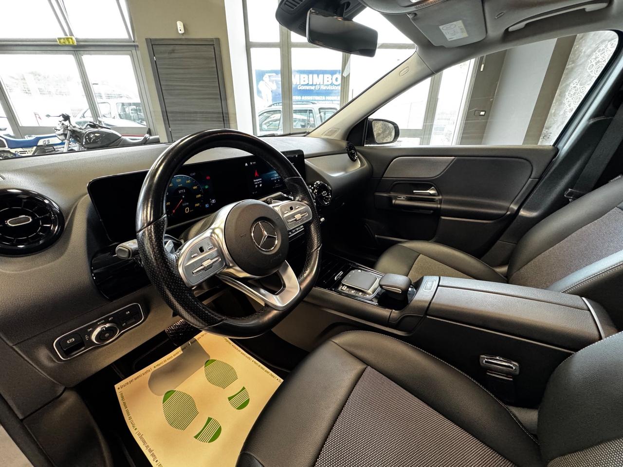 MERCEDES GLA 200CDI AT8 TETTO APRIBILE + PACK PREMIUM