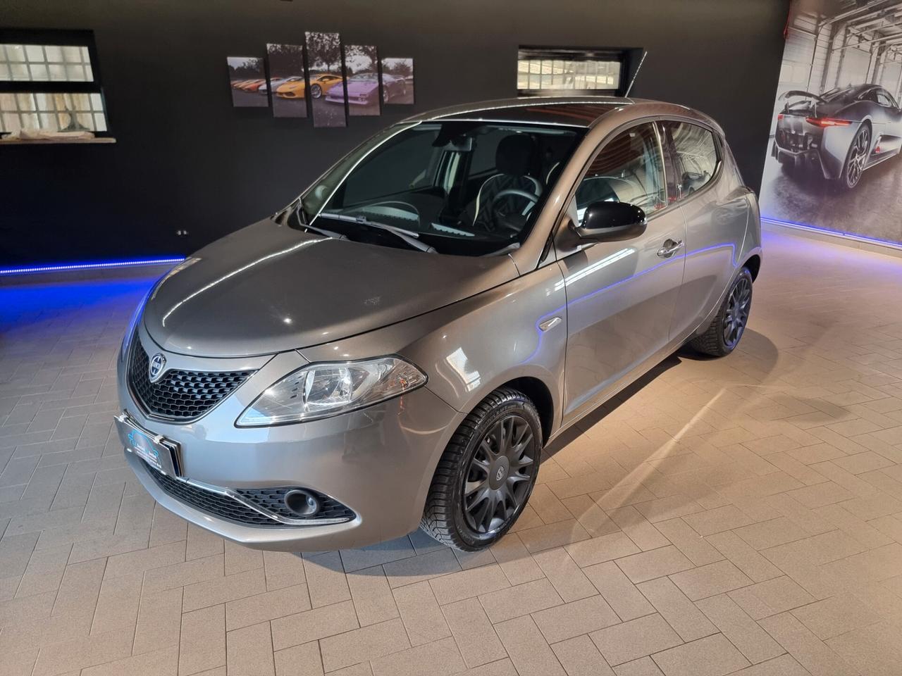 Lancia Ypsilon 1.2 69 CV 5 porte Gold