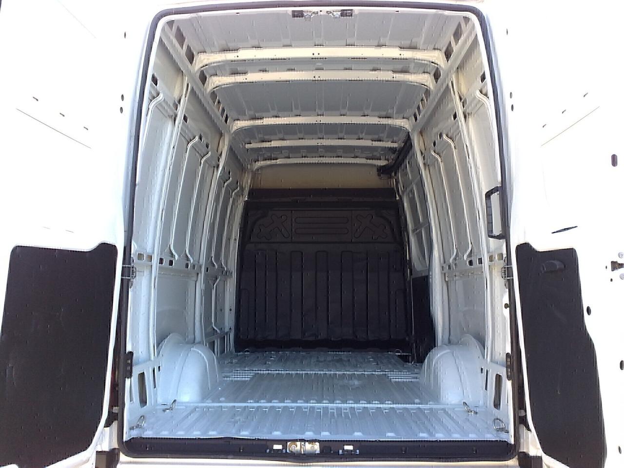 Iveco Daily 35s14 2.3hpt Furgone di serie - 2021