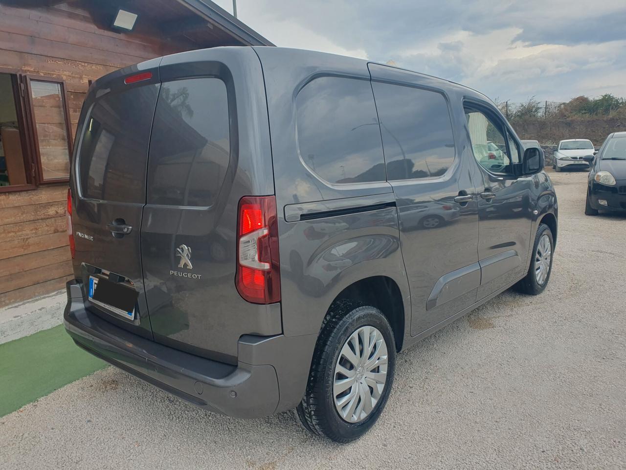 Peugeot Partner BlueHDi 100 S&S PL Furgone Pro