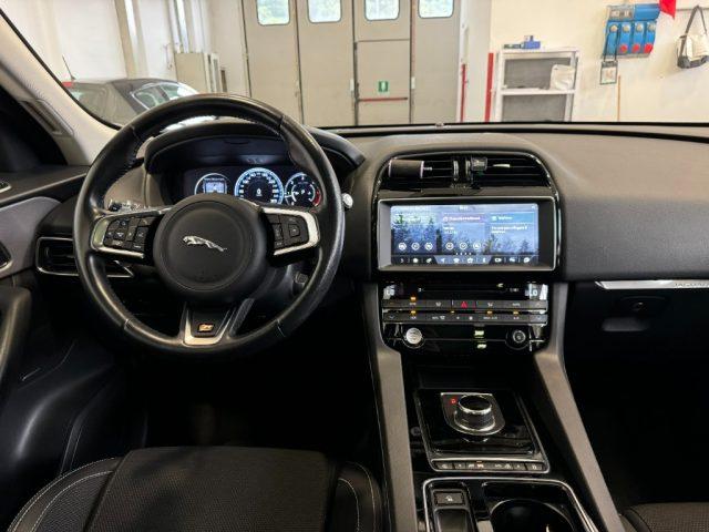 JAGUAR F-Pace 2.0 D 240 CV AWD aut. Pure