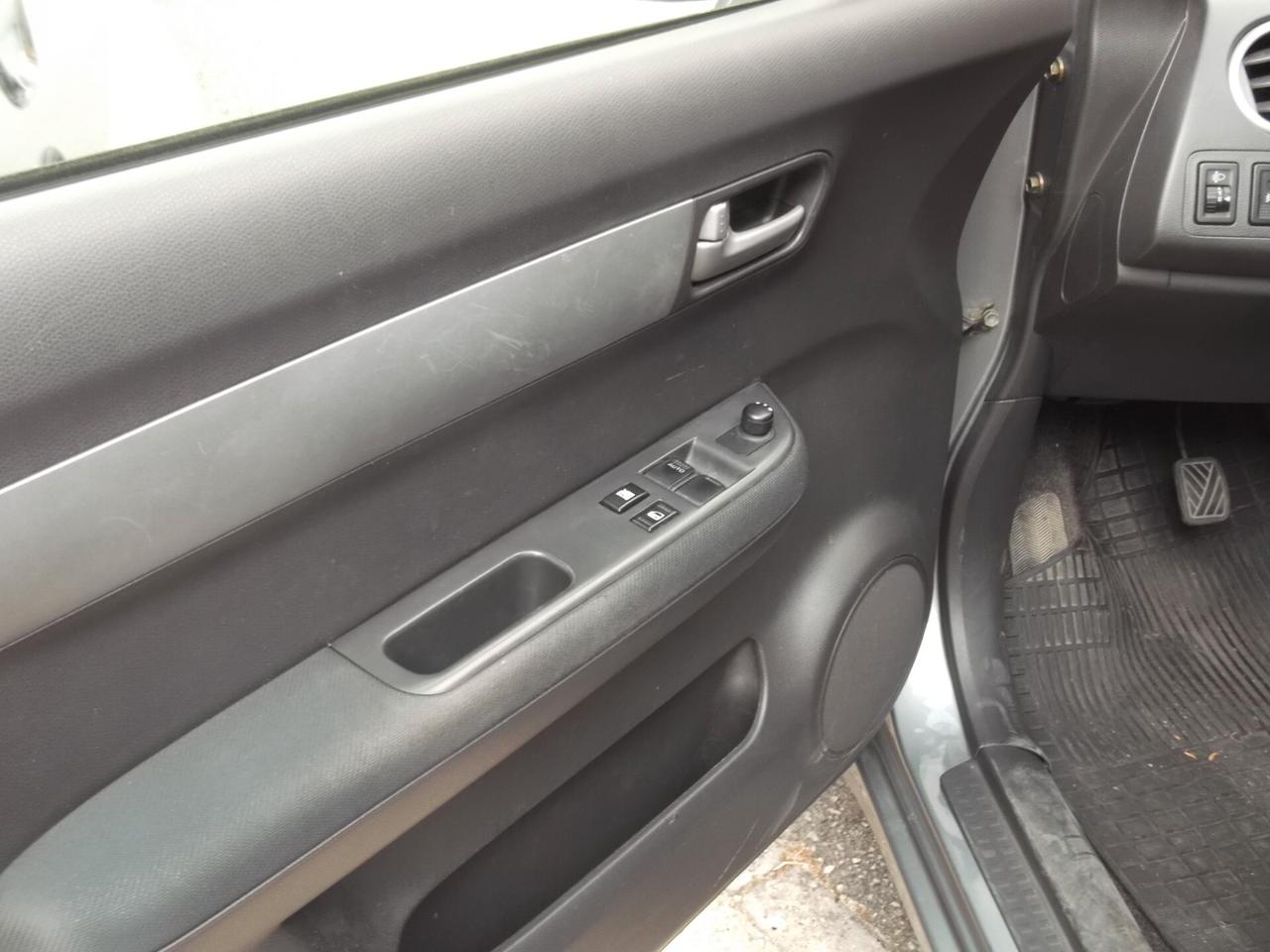Suzuki Swift 1.3 DDiS 5p. GLX - 11