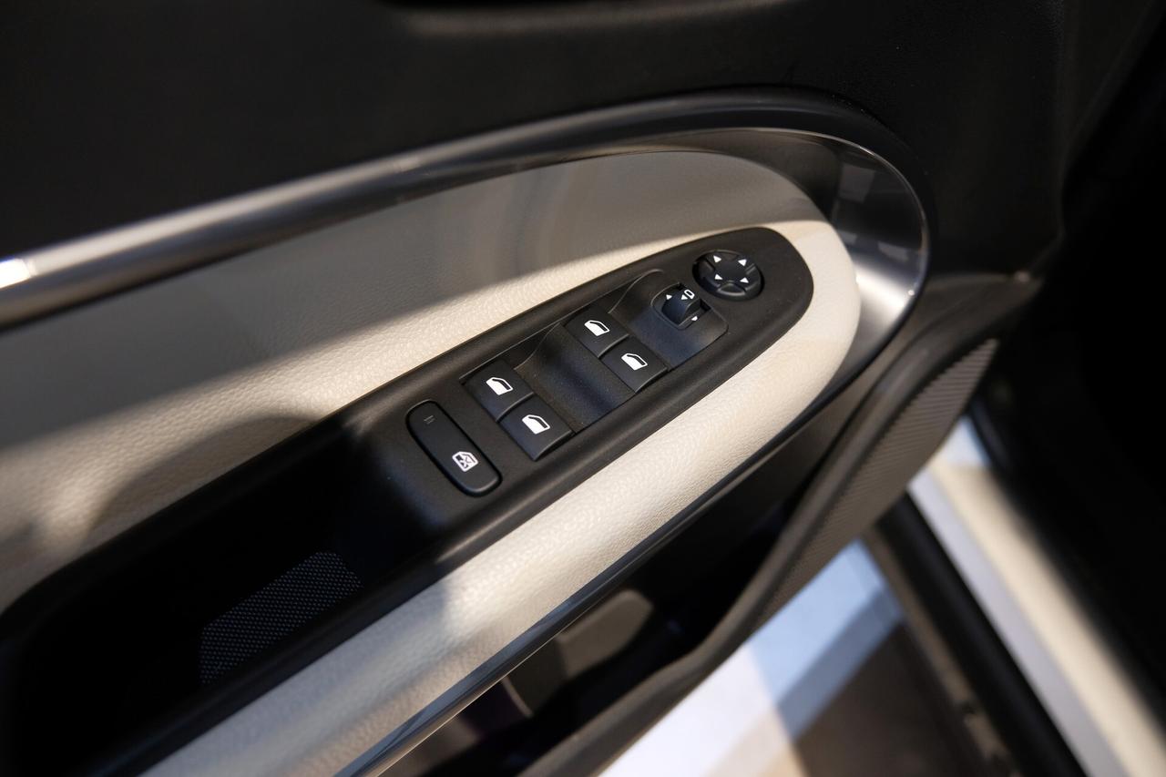 Fiat 600 Hybrid 100 CV DCT MHEV La Prima