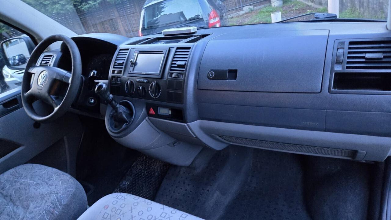Volkswagen Transporter Caravelle 1.9 TDI/102CV PL 9POSTI