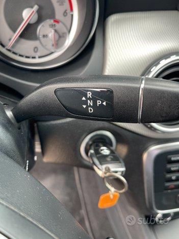 Mercedes-benz GLA 220 CDI Automatic Sport camera pelle AMG CRUISE MULTIFUNZIONE XENON