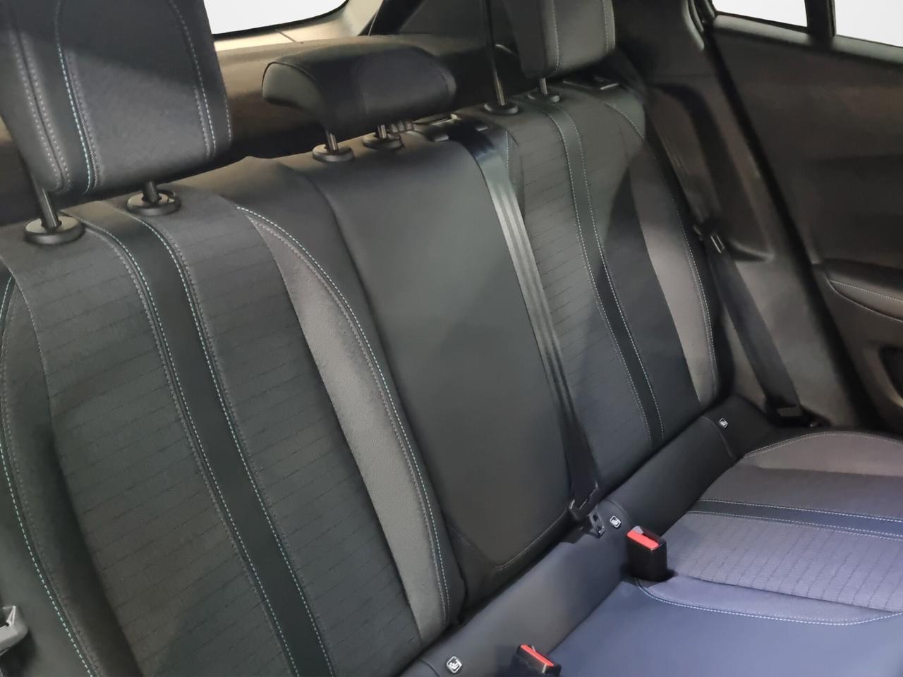 Peugeot 2008 BlueHDi 130 S&S EAT8 Allure