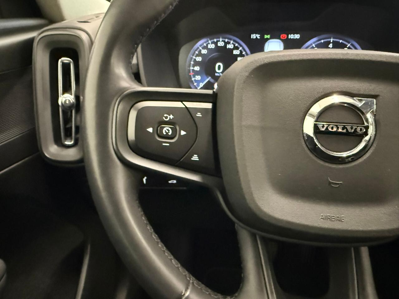 Volvo XC40 T2 automatico Essential