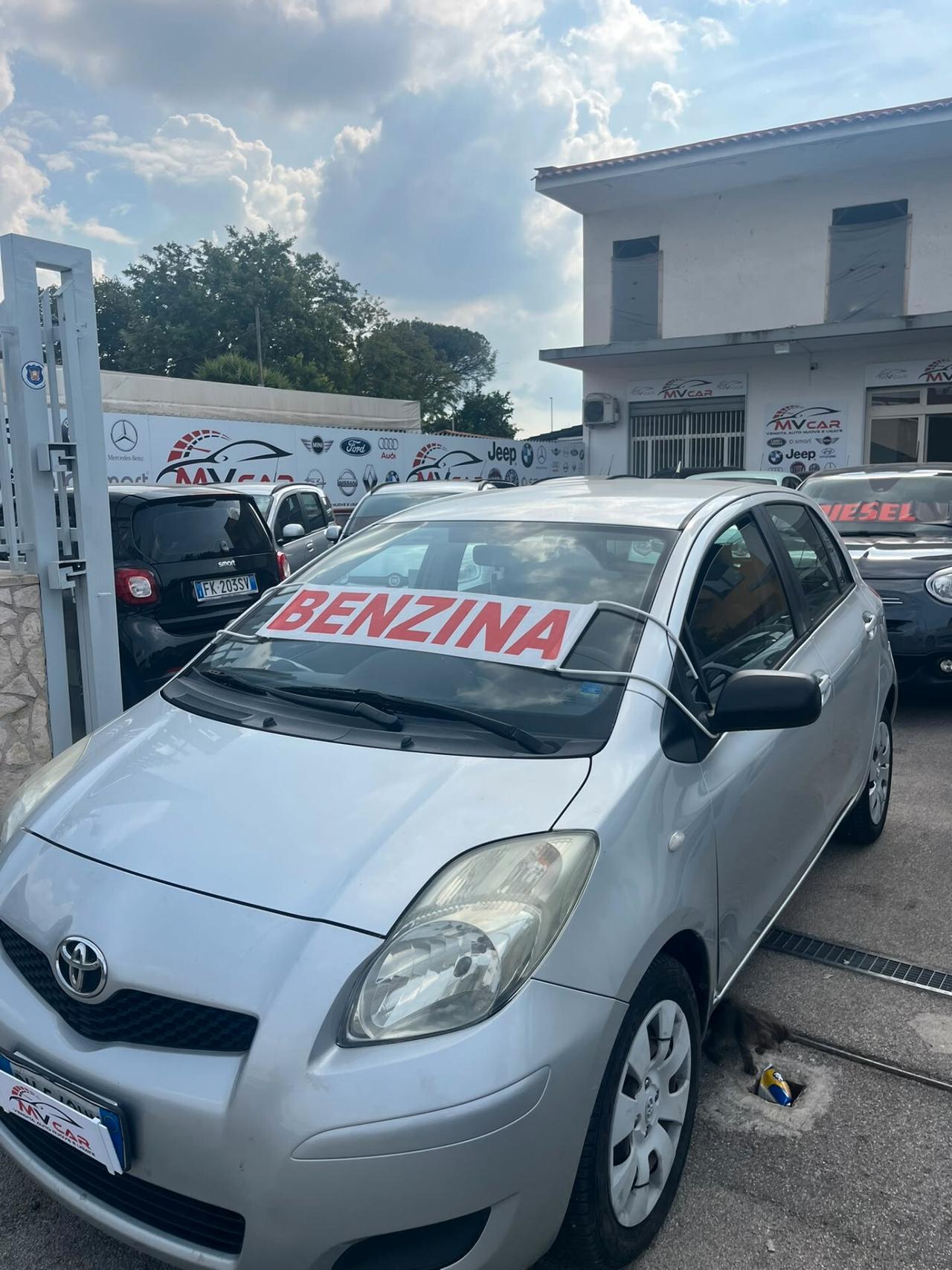 Toyota Yaris 1.0 5 porte Sol