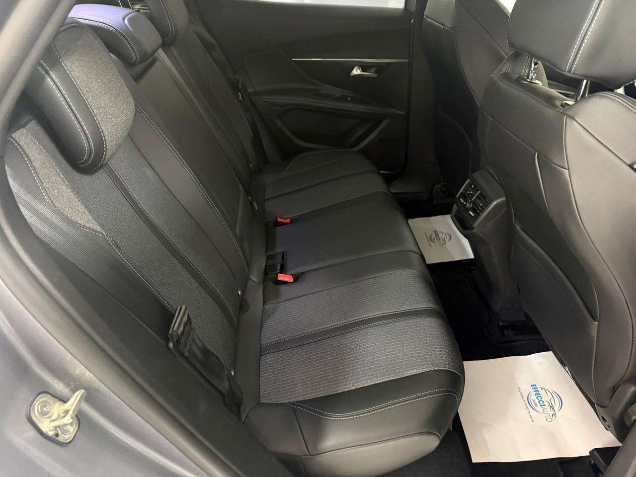 Peugeot 3008 BlueHDi 130 S&S EAT8 Allure