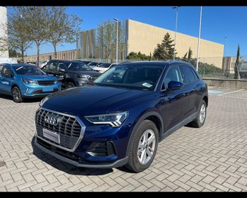 AUDI Q3 45 1.4 tfsi e Business s-tronic