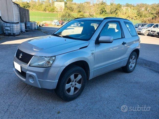 Suzuki Grand Vitara 1.6i 16V 3p. 4WD Metano