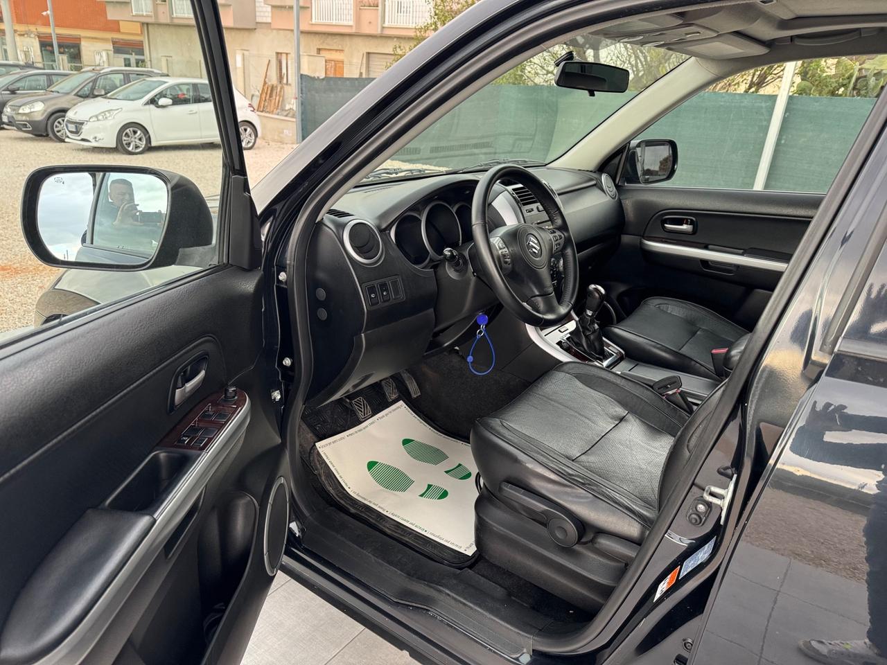 Suzuki Grand Vitara 1.9 DDiS GANCIO TRAINO TETTO APRILE