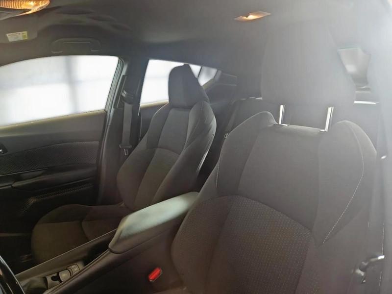 TOYOTA C-HR 1.8H 98CV E-CVT Business