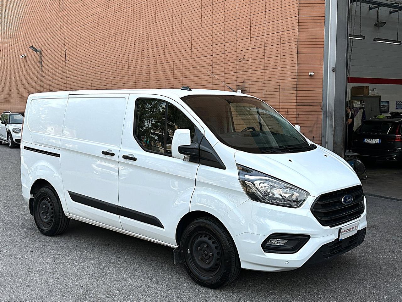 FORD Transit Custom 320 2.0 tdci 130cv Trend L1H1 E6.2 - IVA Esposta