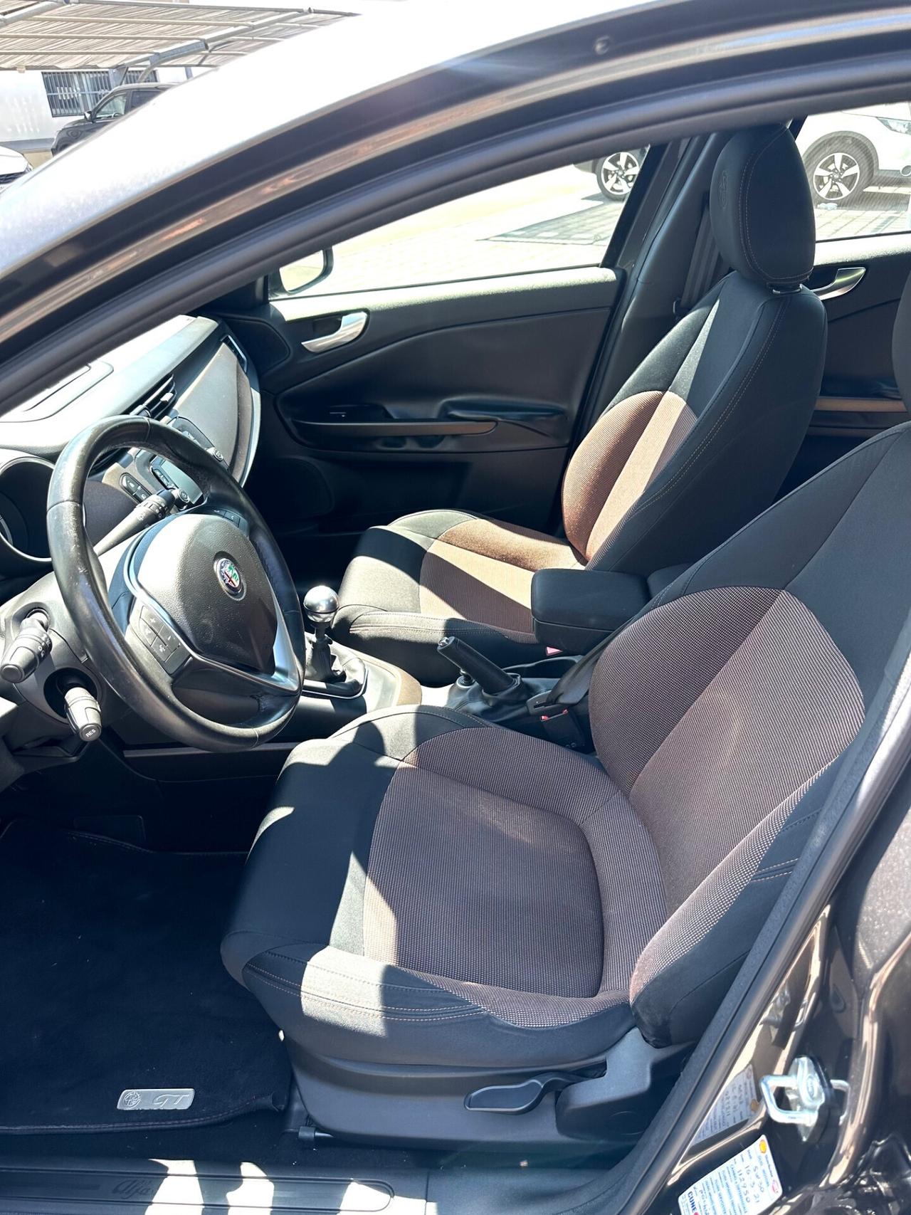 Alfa Romeo Giulietta 2.0 JTDm-2 150 CV allestimenti sportiva quadrifoglio
