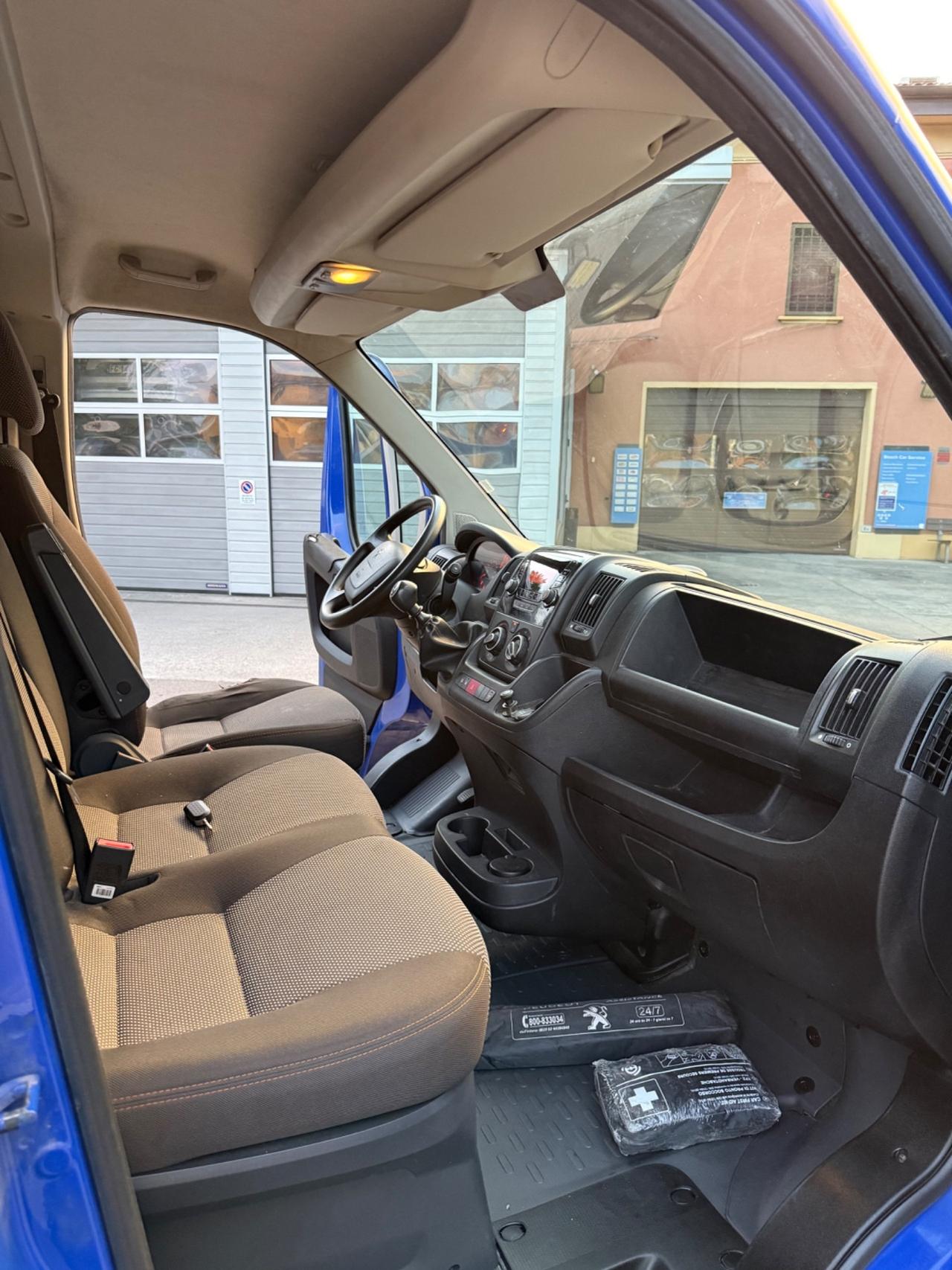 Peugeot Boxer 330 2.2 BlueHDi 120 S&S PC-TN Furgone