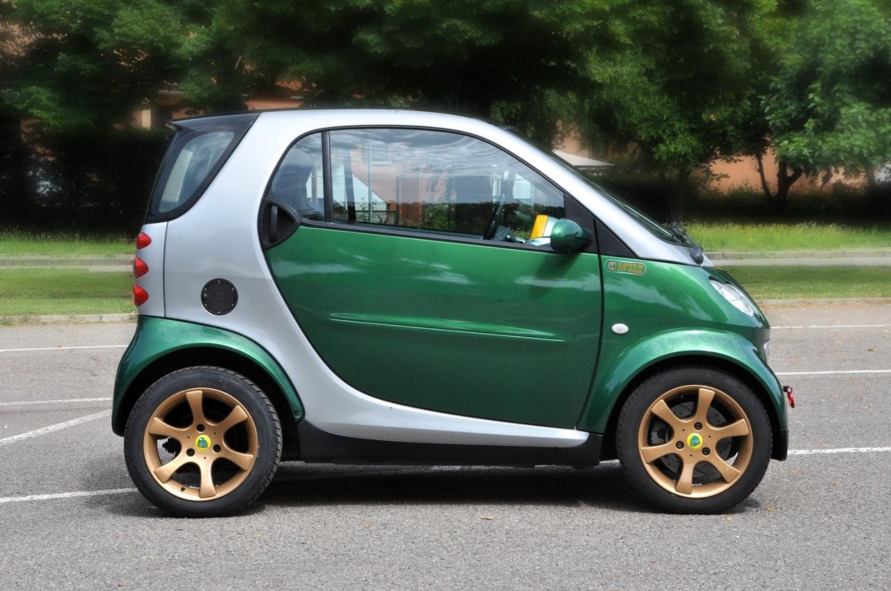 Smart Smart 700 city-coupé con Finiture Lotus Cup