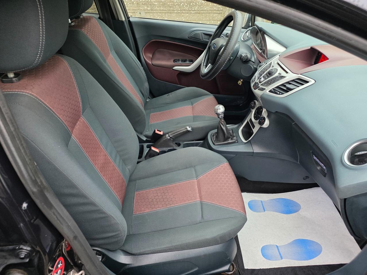 Ford Fiesta 1.4 TDCi 5p. Titanium JNEOPATENTATA