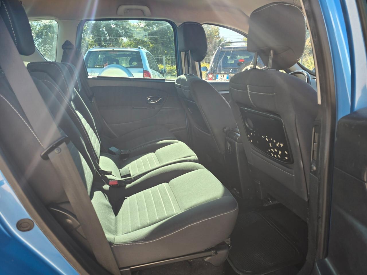 Renault Scénic dCi 1.5d 110 CV EDC Energy Business