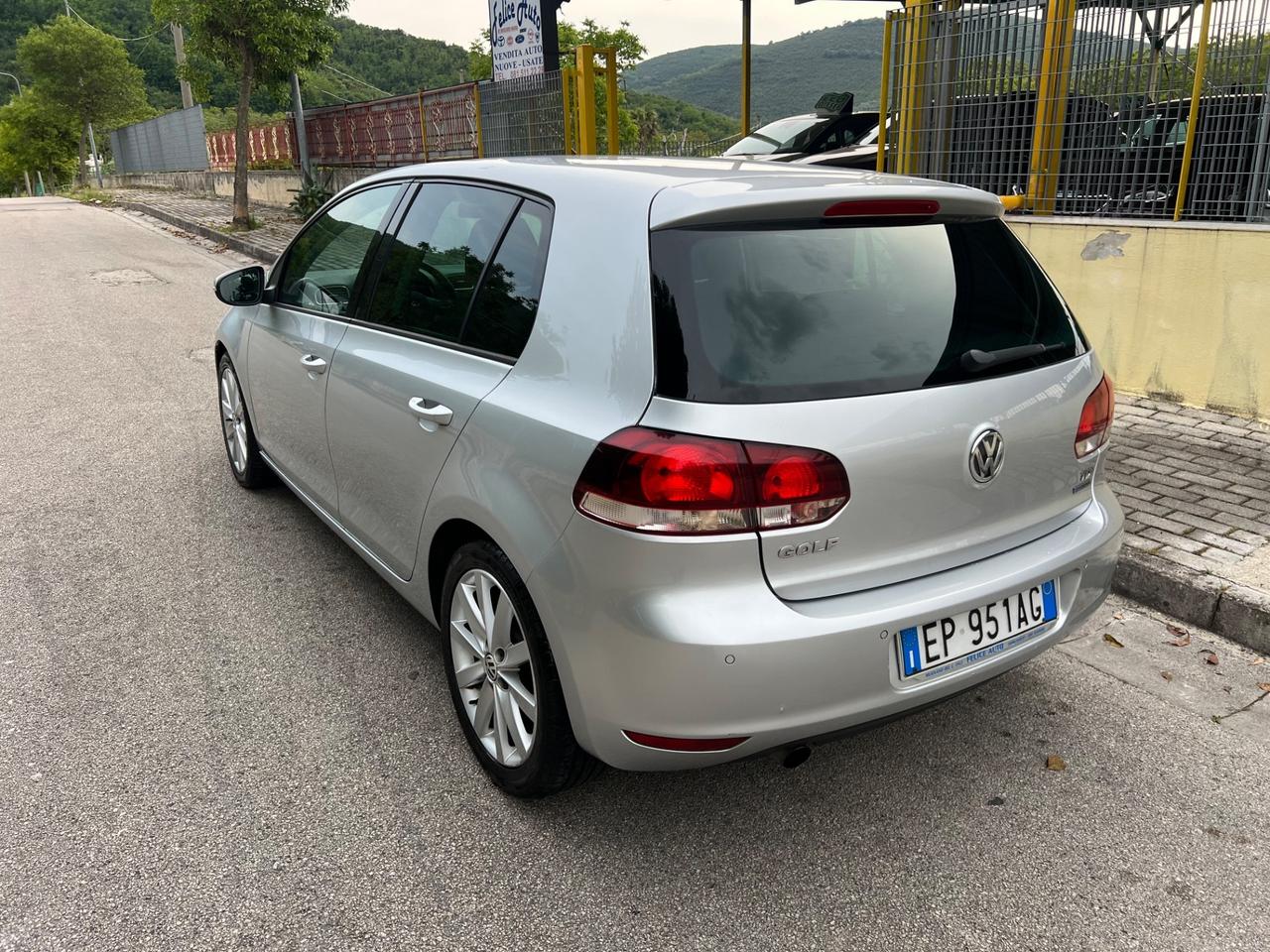Volkswagen Golf 1.6 TDI 105cv Comfortline 2011