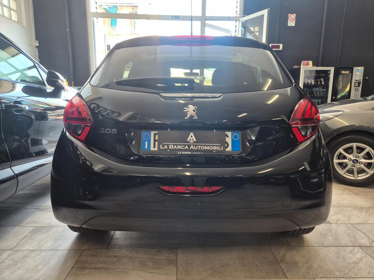 Peugeot 208 BlueHDi 75 5 porte Black Line