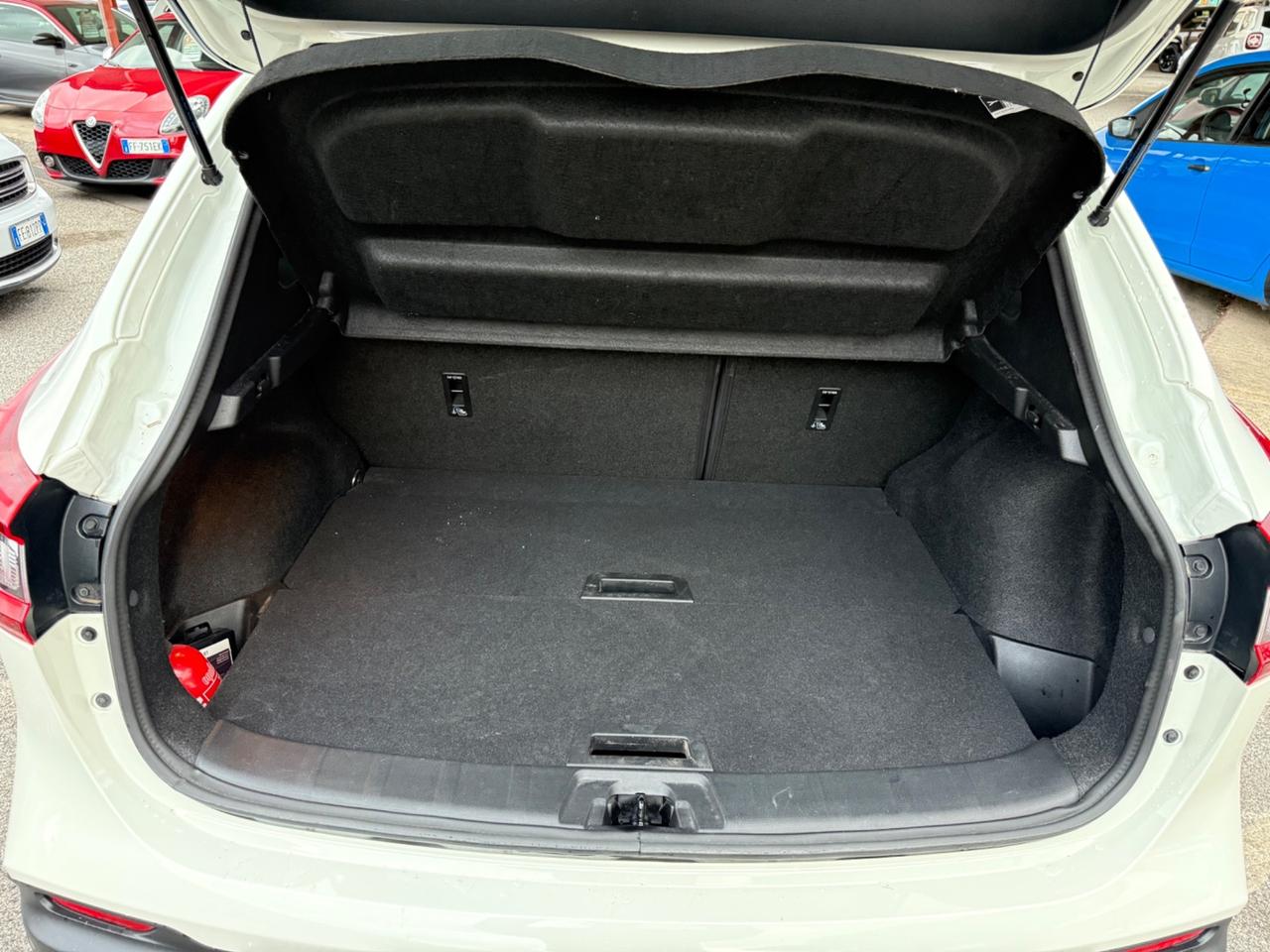 Qashqai 1.5 dCi 115 CV Tekna( 65 mil km )-rate-garanzia