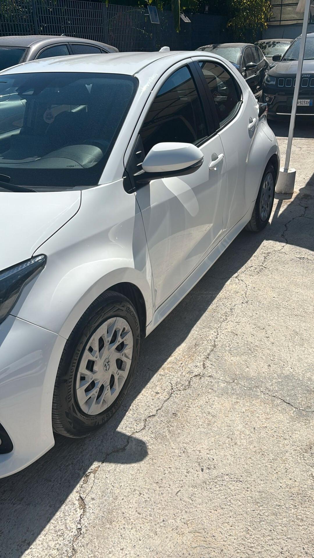 Toyota Yaris 1.0 5 porte Active