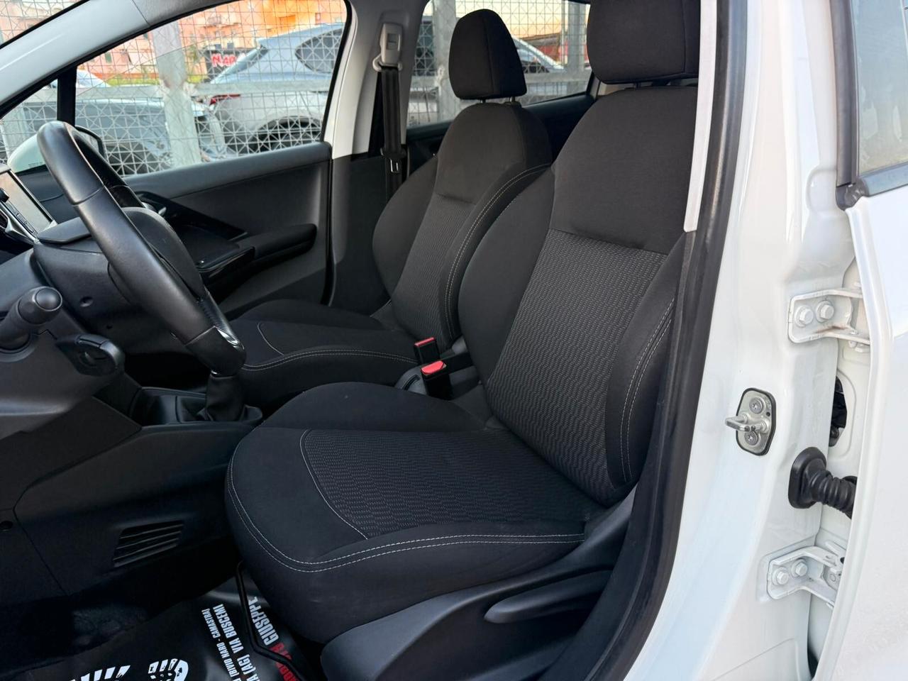 Peugeot 208 BlueHDi 75CV Allure AUTOCARRO 5 POSTI