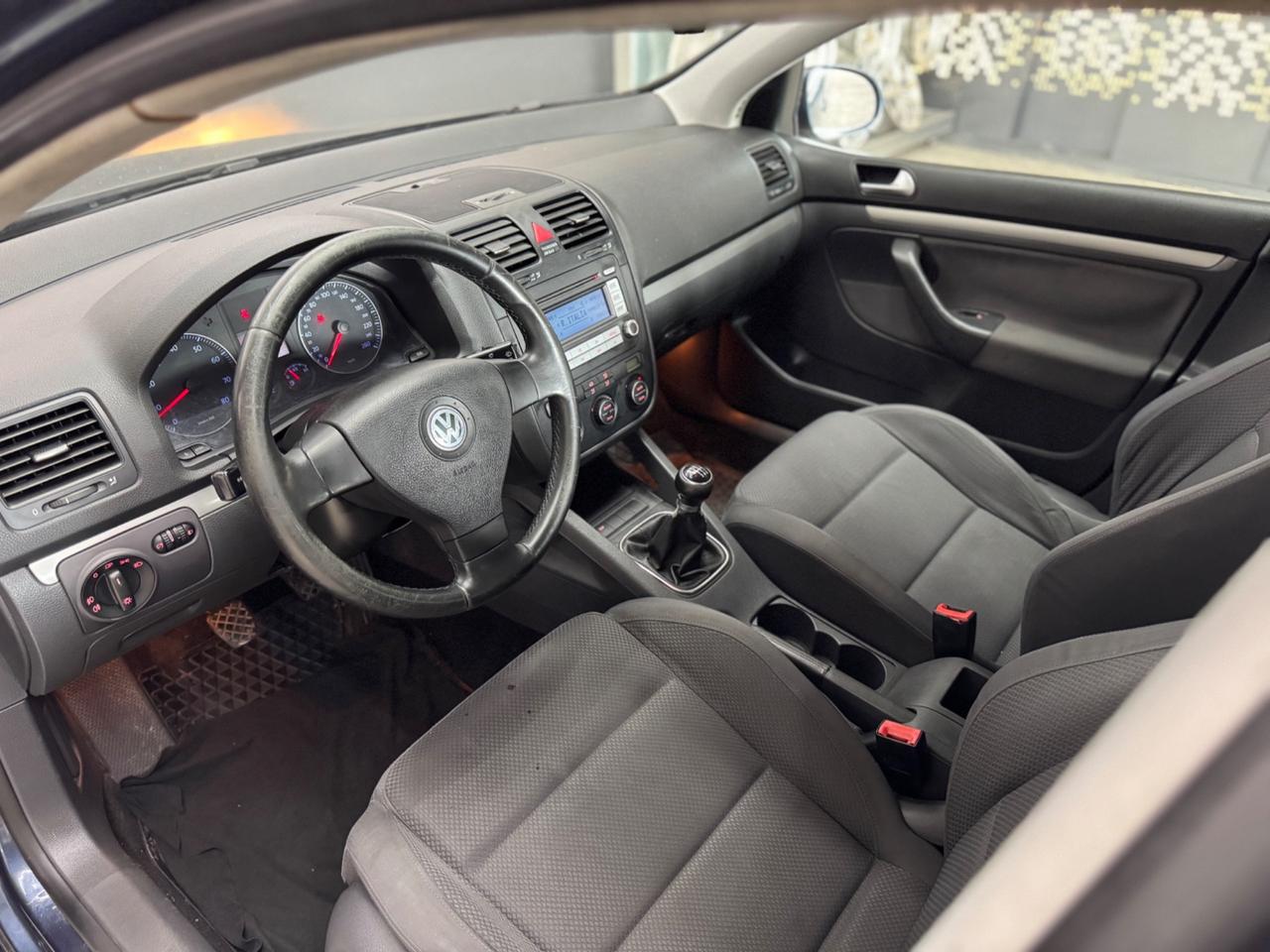Volkswagen Golf 1.6 16V FSI 5Porte ADATTA NEOPATENTATI