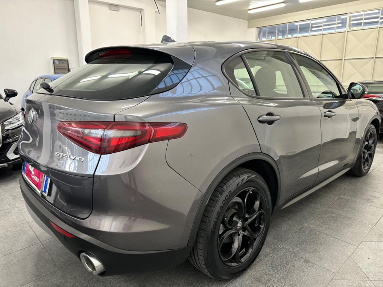 Alfa Romeo Stelvio SUPER