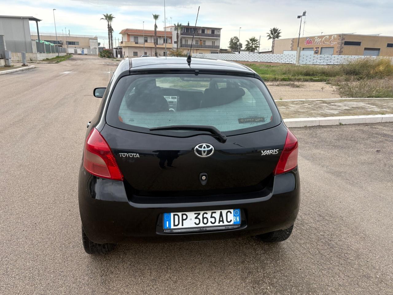 Toyota Yaris 1.0 5 porte