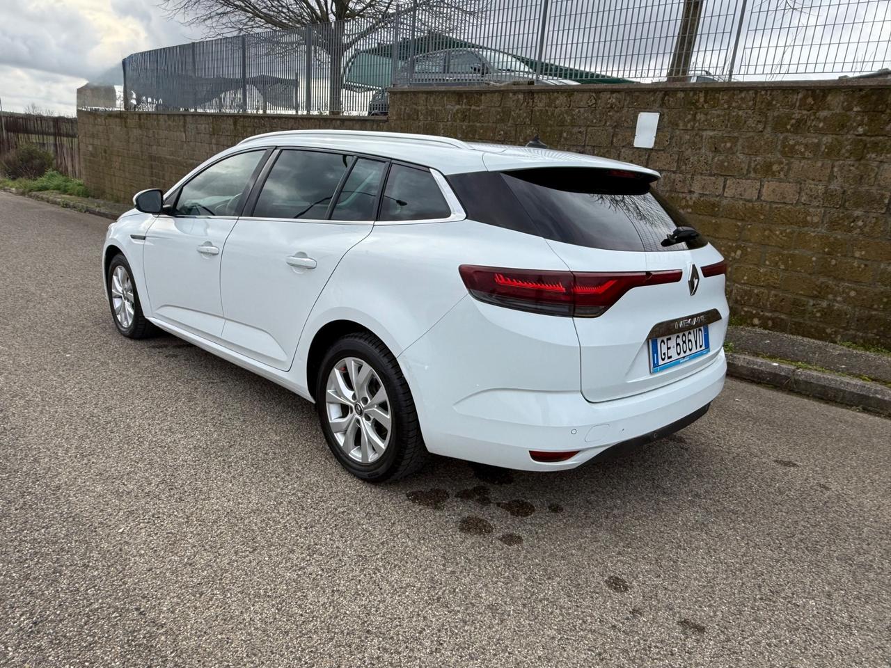 Renault Megane Mégane navi Retrocamera sensori Apple car play