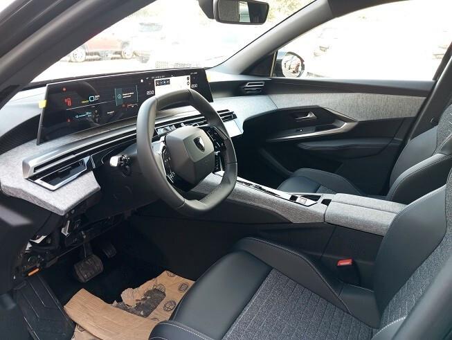 Peugeot 3008 Plug-in Hybrid 195 e-DCS7 Allure