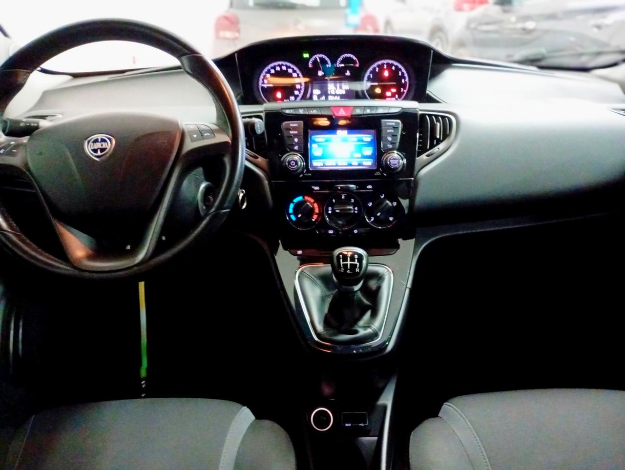 Lancia Ypsilon 0.9 TwinAir 85 CV 5 porte Metano Ecochic Elefantino