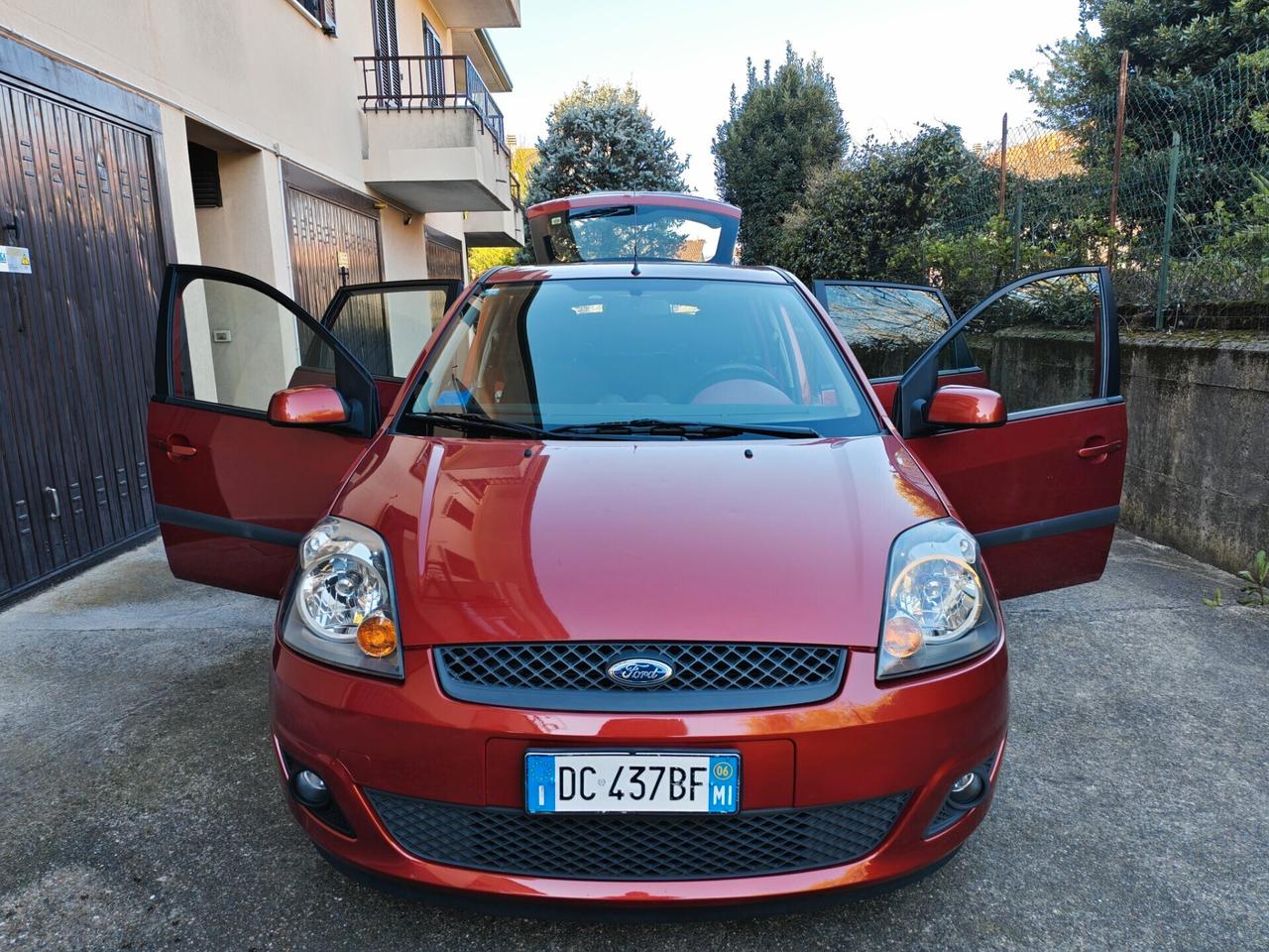 Ford Fiesta 1.2 BENZINA 75cv / 50.000km / Unipro