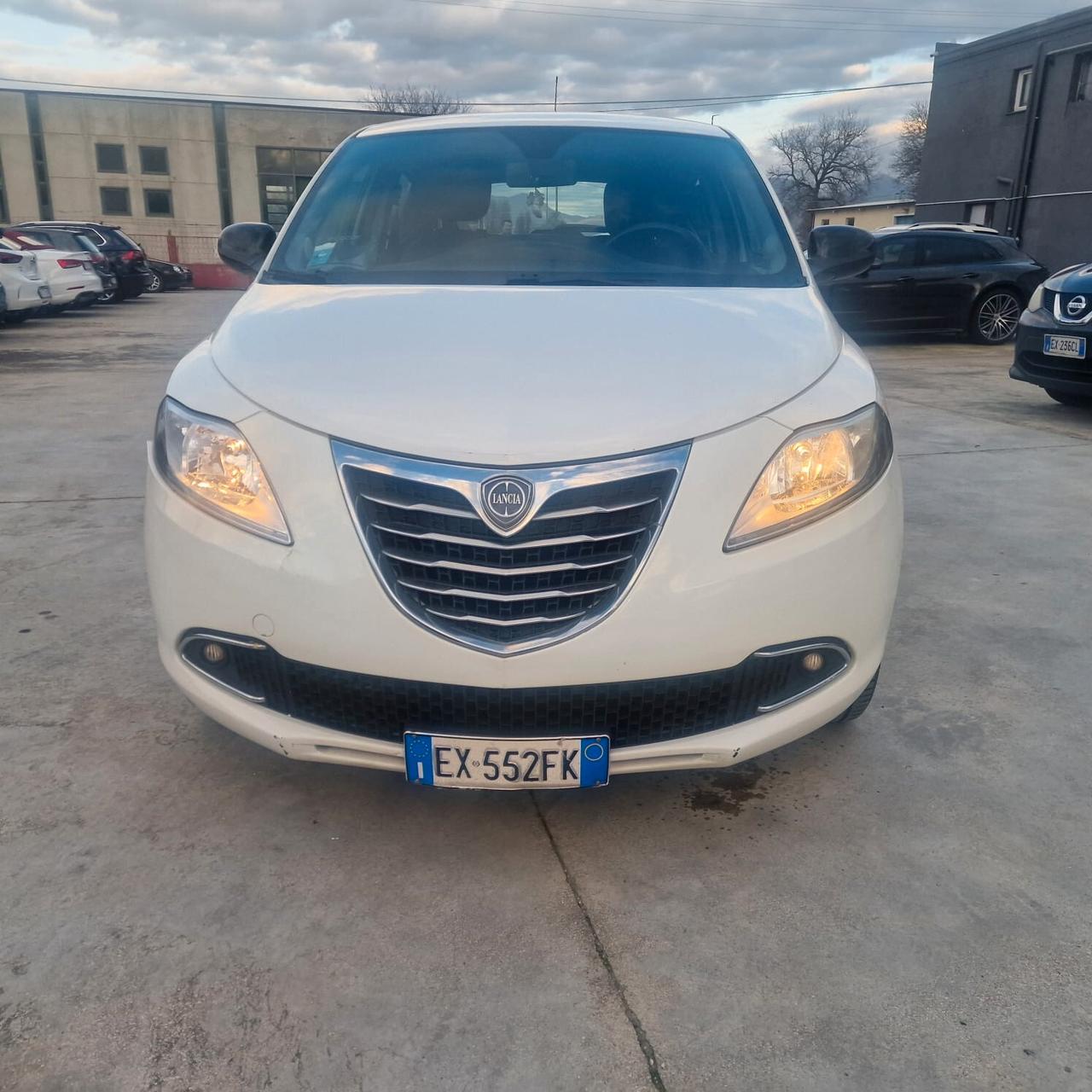Lancia Ypsilon 0.9 TwinAir 85 CV 5 porte Metano Ecochic Gold