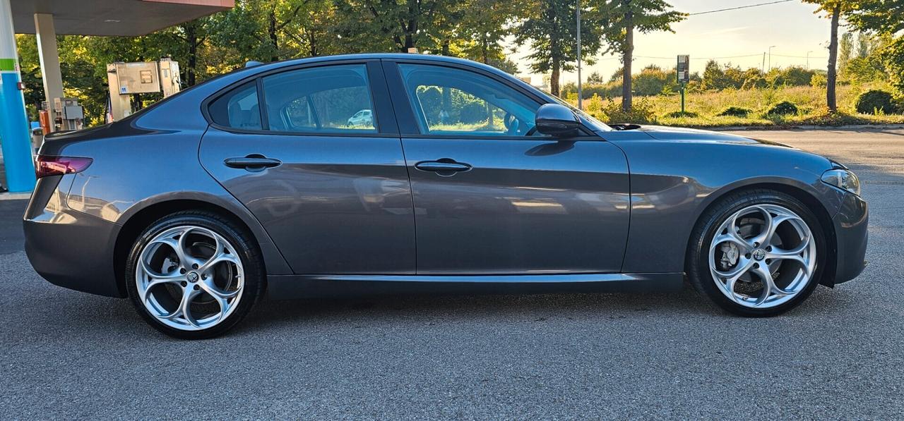 Alfa Romeo Giulia 2.2 Turbodiesel 150 CV AT8 Super
