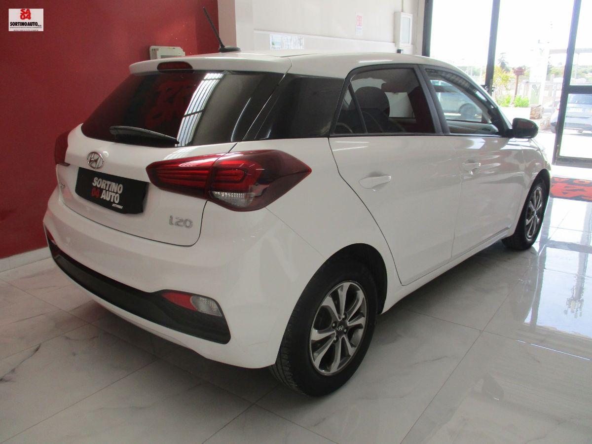 HYUNDAI i20 1.2 5p. Connectline-2020 KM60000