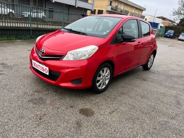 Toyota Yaris 1.0 benz 5 p