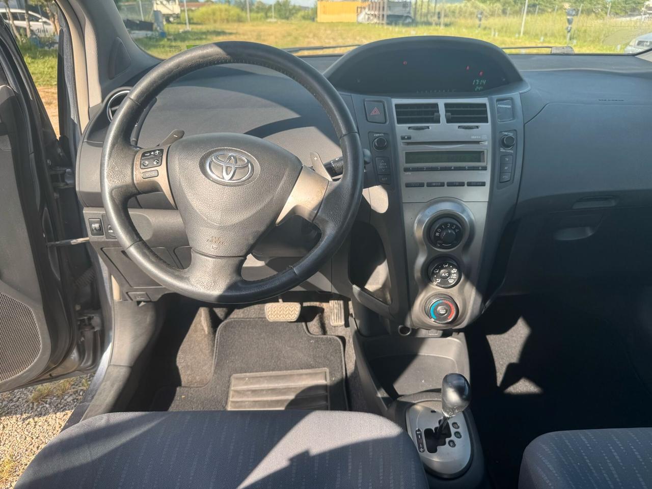 Toyota Yaris 1.3 5 porte AUTOMATICA 104.000 KM