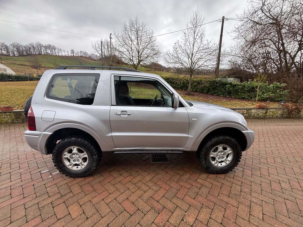 Mitsubishi Pajero GLS 2.5 TDI 3p. 116 CV