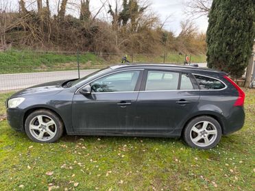 Volvo V60 D5 Geartronic Momentum