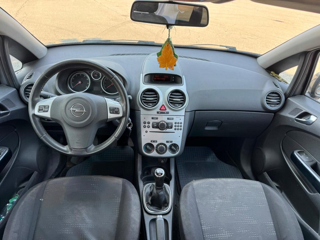 Opel Corsa 1.2 5 porte Cosmo