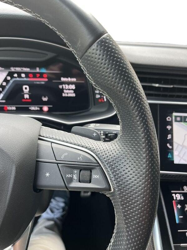 Audi Q8 55 TFSI quattro tiptronic Sport
