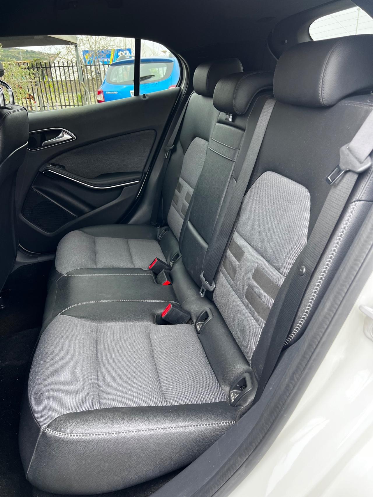 Mercedes-benz GLA 200 d Automatic 4Matic Premium