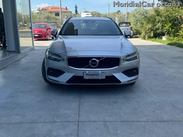 VOLVO V60 B4 (d) automatico Essential