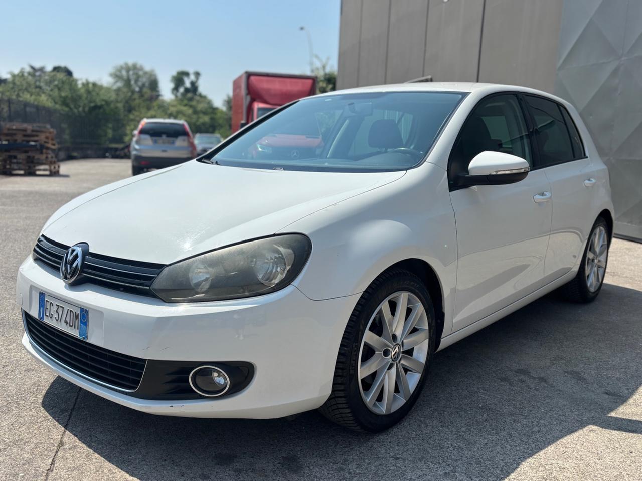 Volkswagen Golf 1.6 TDI CAMBIO AUTOMATICO ANNO 2011