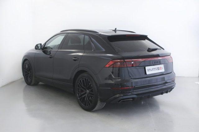 AUDI Q8 50 TDI 286 CV quattro S-line Black Edition